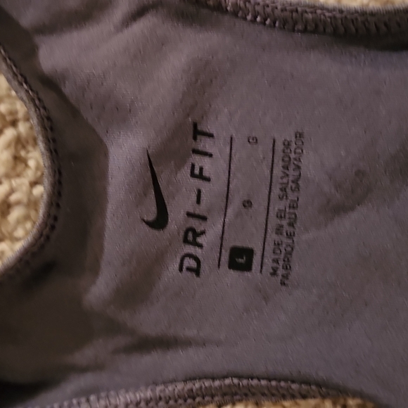Dri-Fit Nike Tank - Picture 3 of 3